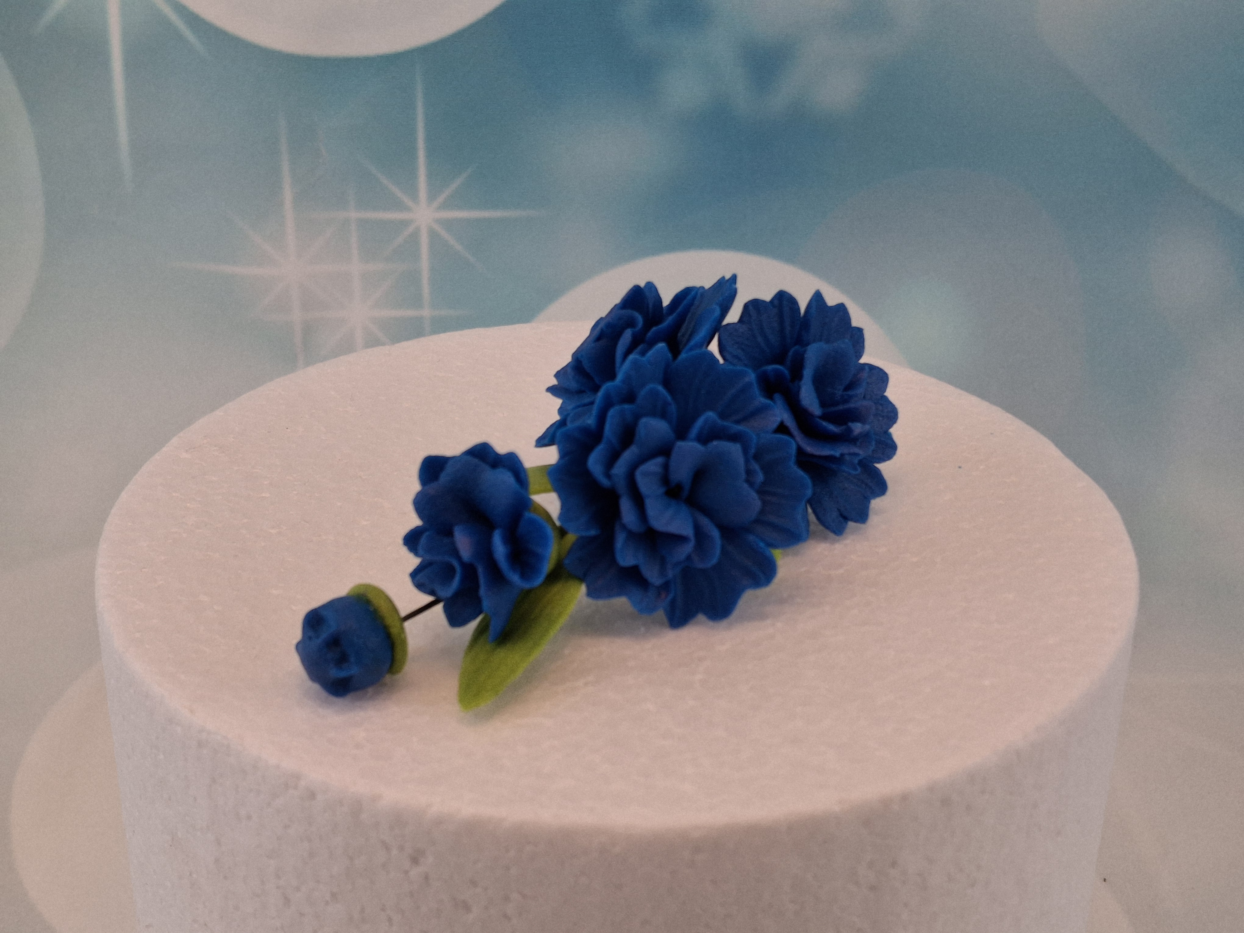 Zuckerblumen Bouquet – Kornblumen Blau mit Blättern – Handgemacht