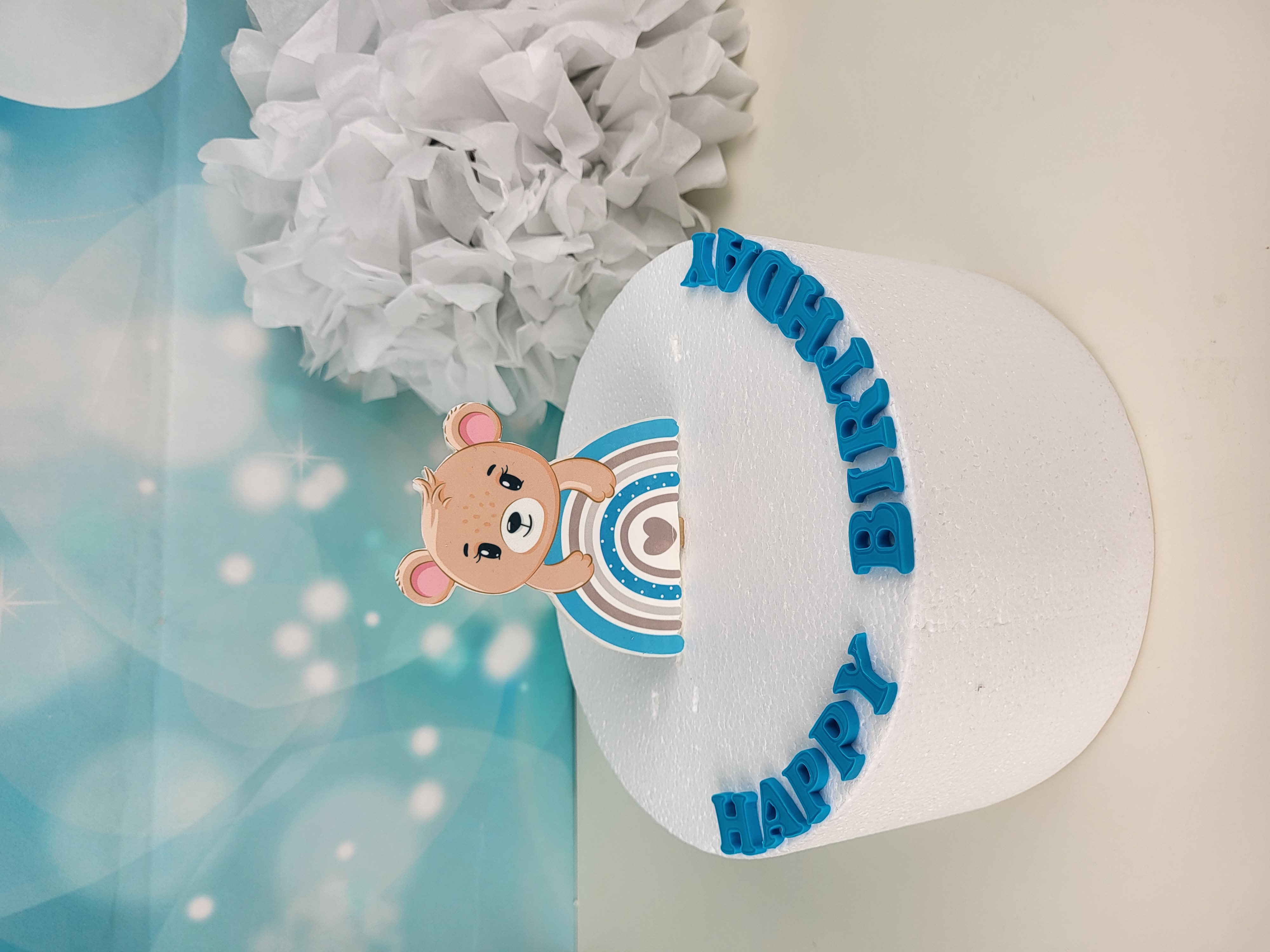 Essbarer Cake Topper Bär mit Regenbogen – süße Tortendekoration für Kindergeburtstage Babytorten und Taufen