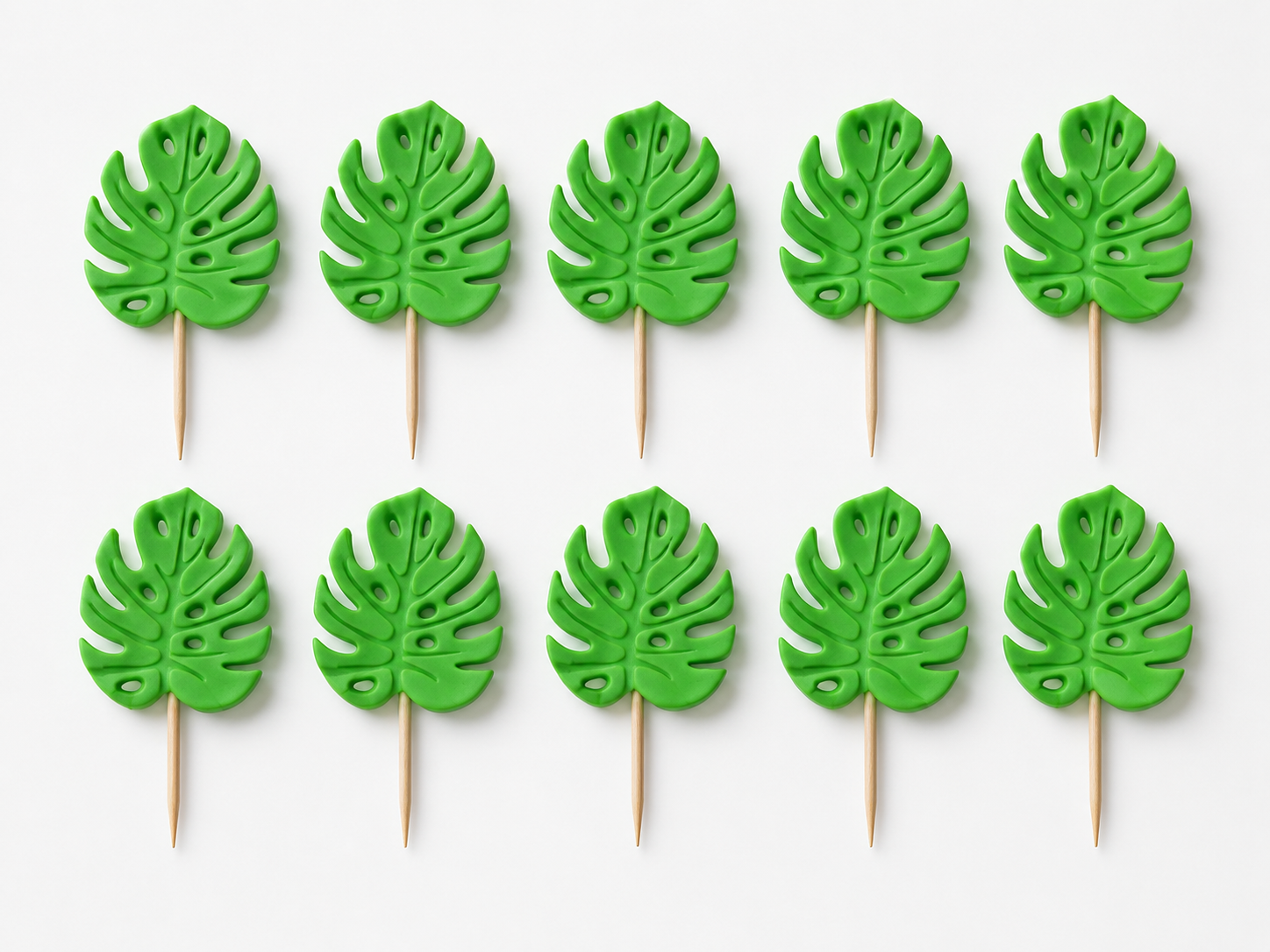 Tropical Monstera-Blätter mit Stäbchen – 10 Stück, ca. 4,5 cm