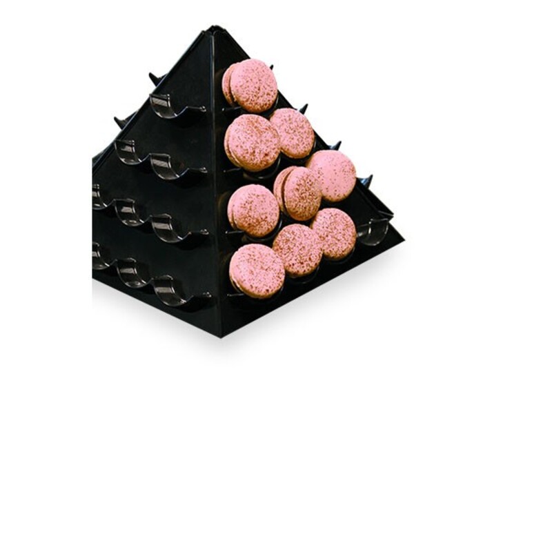 Schwarze Macaron-Pyramide