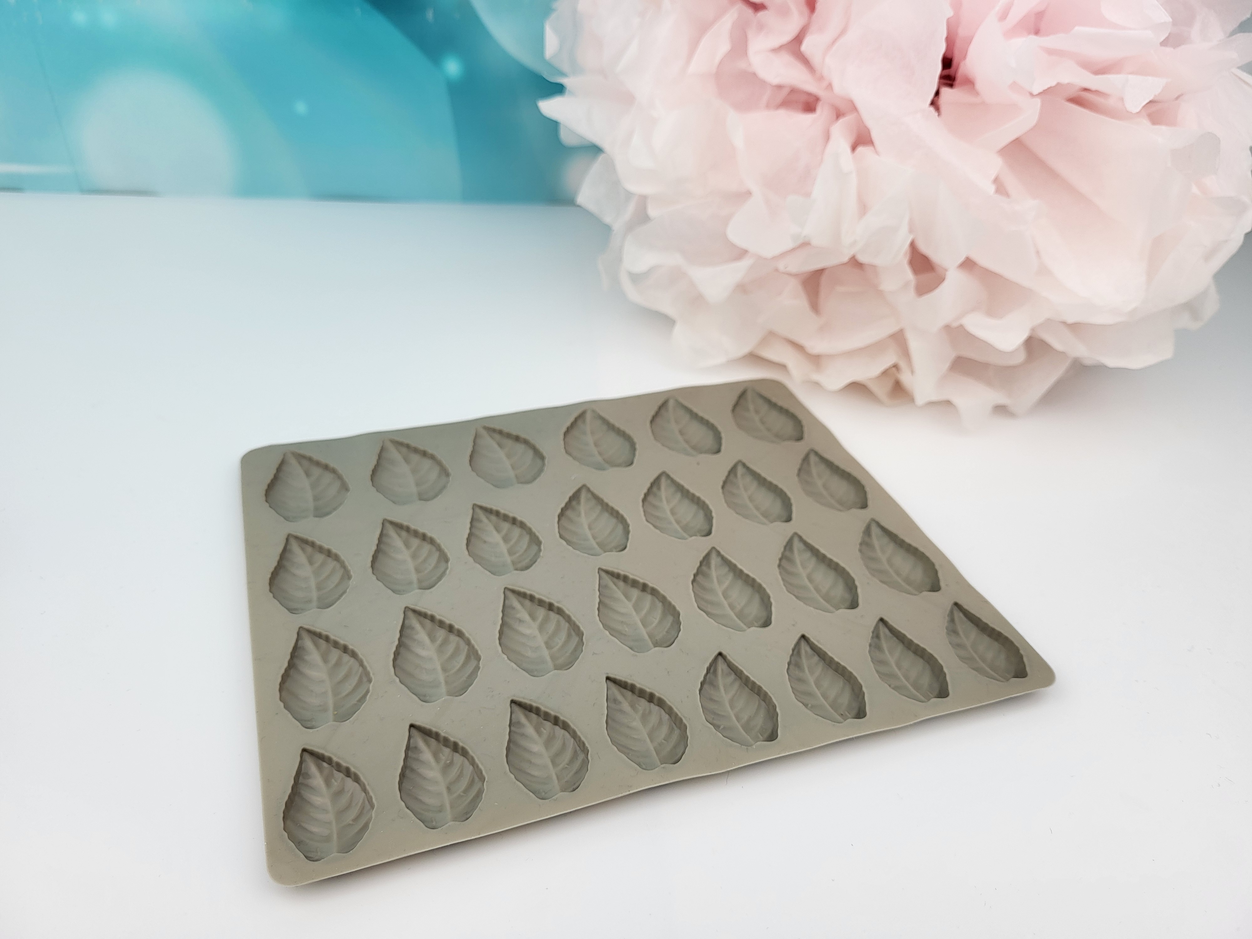 Silikonform mit Blättern – Für realistische Dekorationen aus Fondant, Schokolade und Marzipan