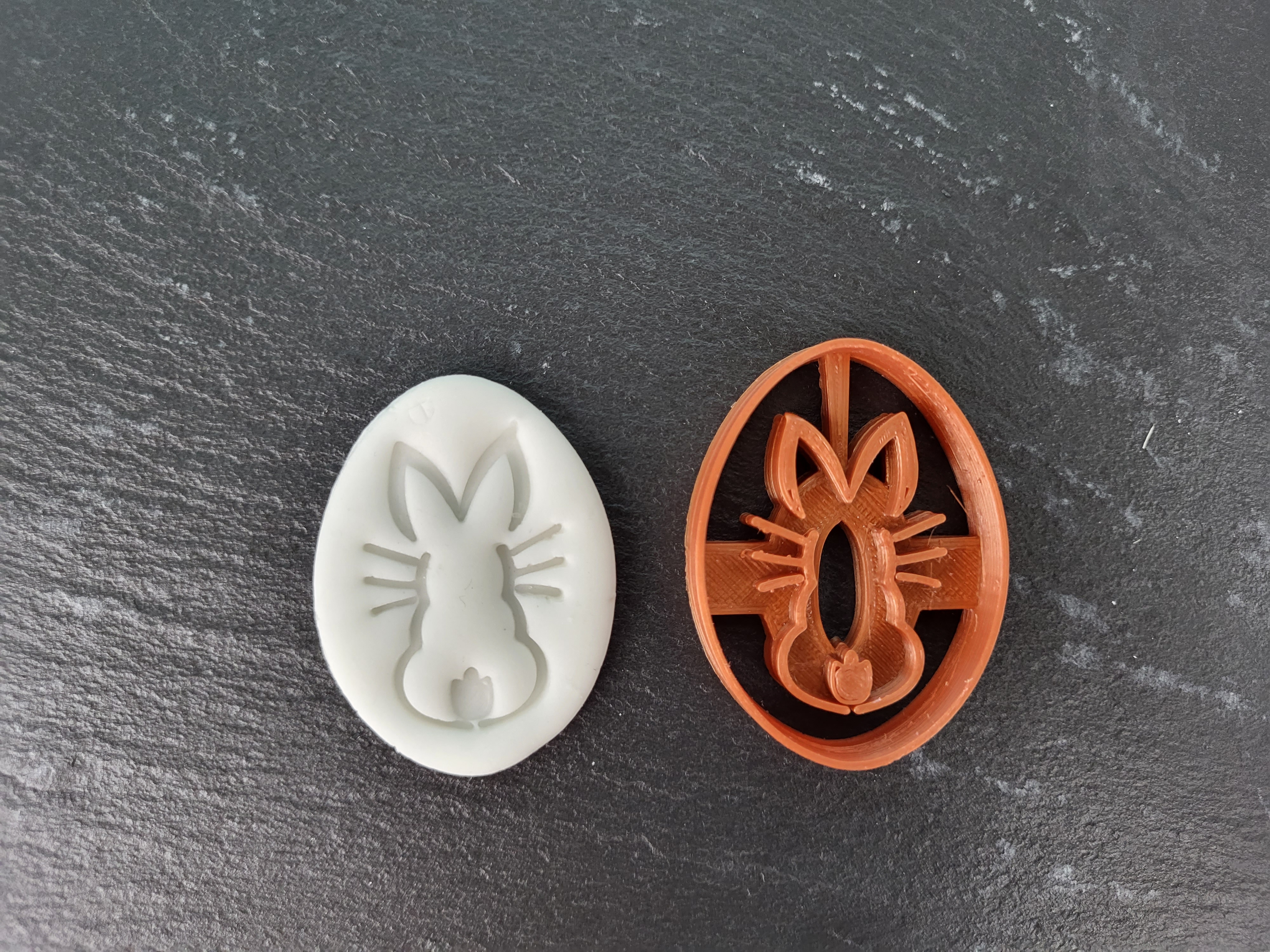 Ausstecher Osterei mit Hase A118