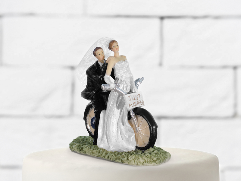 Brautpaar auf Motorrad